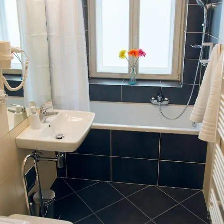 Limes Aparthotel 4*