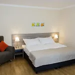 لايمز شقة فندقية