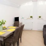 لايمز شقة فندقية 4*