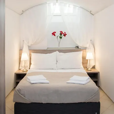 アパートホテル ライムズ 4*